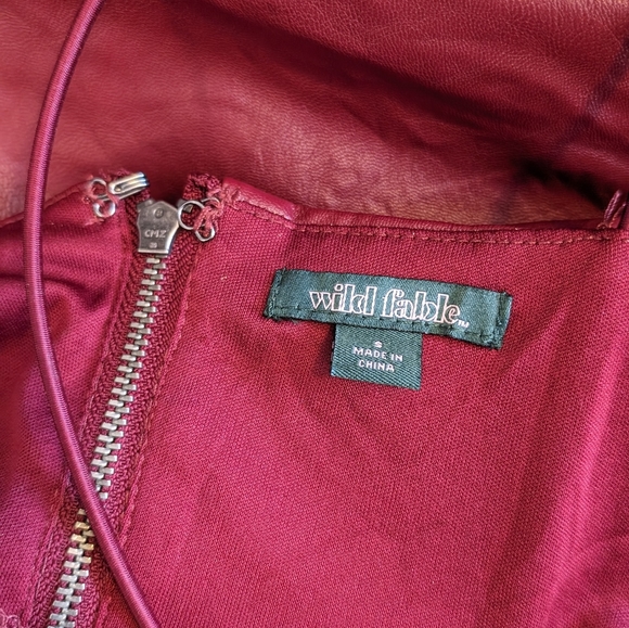 👾 Red Leather Mini - Picture 3 of 5